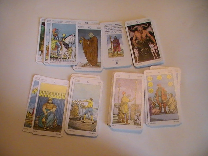 UNIVERSAL TAROT