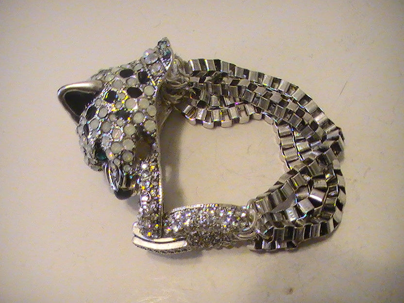Sacred Siamese Knocker