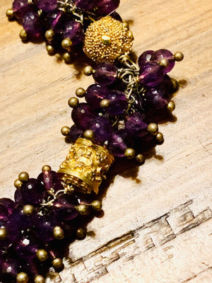 Clusters of Abundant Wealth