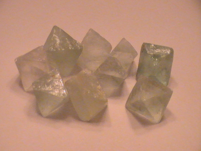 PYRAMID PARTICLES OF CASH