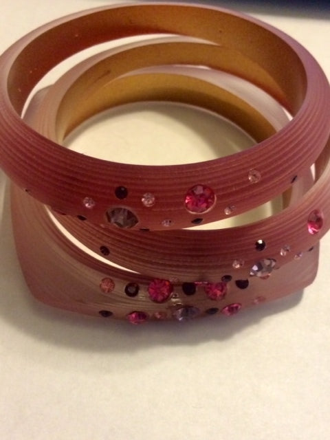 Three Bands of Astraios: Money, Seduction, Love (with a twist!)1