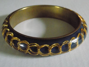 CHAINED TO UNBREAKABLE LUXURY-BLACK